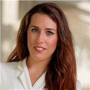 Licenciada de 32 años , Pedagoga, profesora, monitora y cuidadora